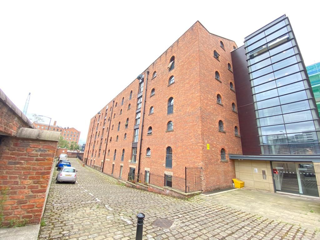 2 bed flat for sale in Tariff Street, Manchester M1, £280,000