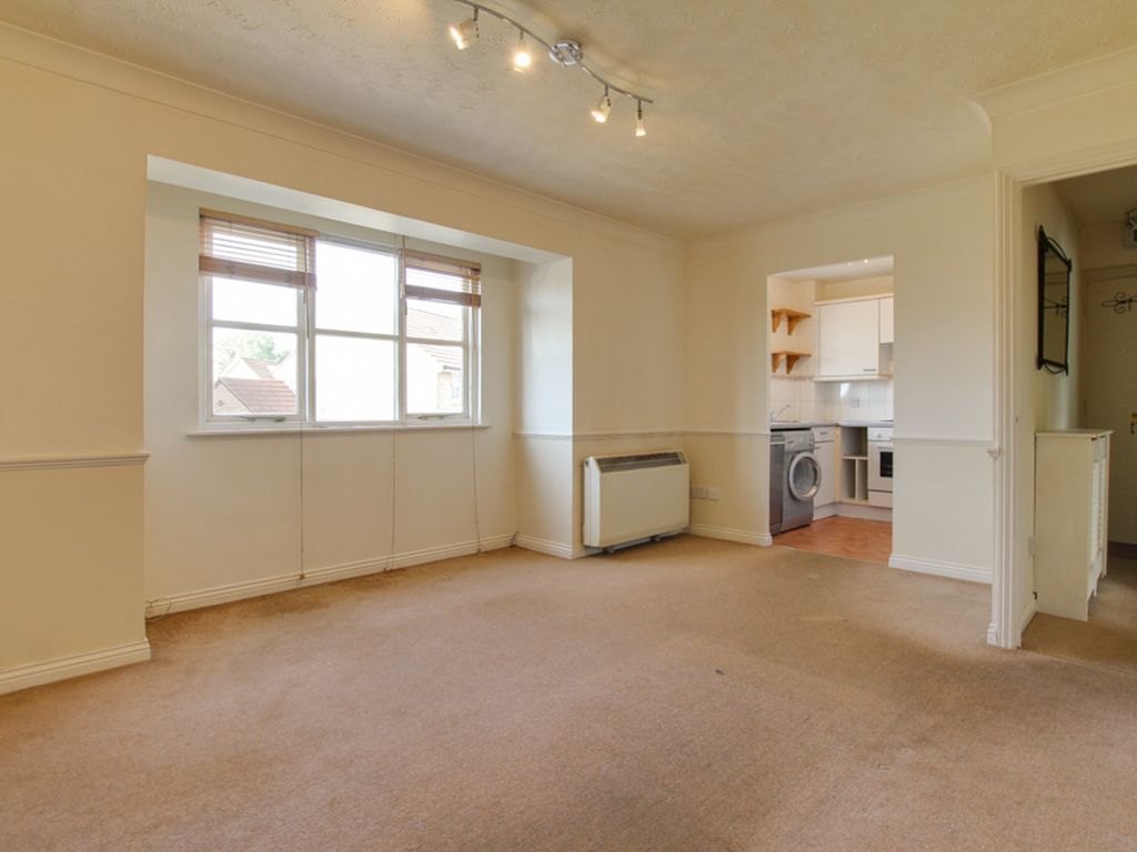 1 bed flat for sale in Lindsey Court, Wickford SS12, £175,000