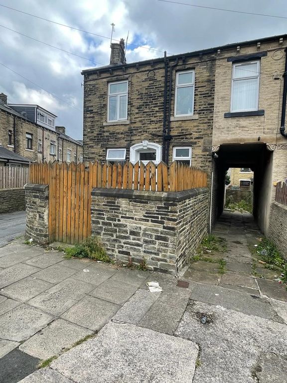 1 bed terraced house for sale in Maidstone Street, Bradford BD3, £75,000
