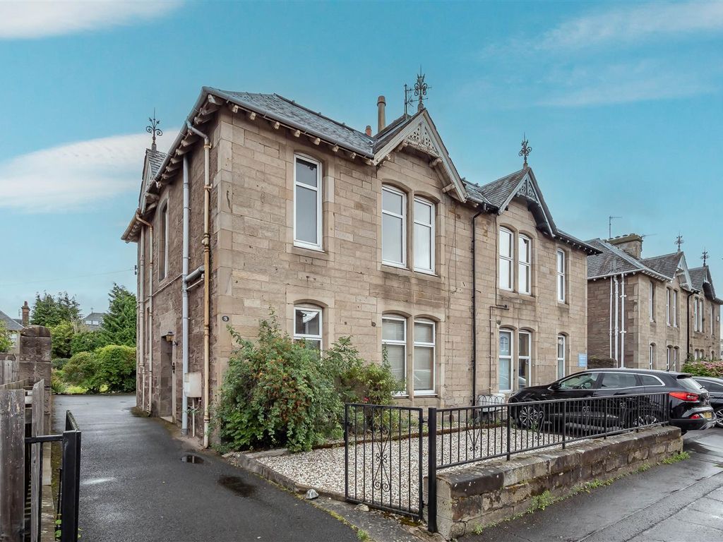 5 bed town house for sale in Balhousie Street, Perth PH1, £260,000