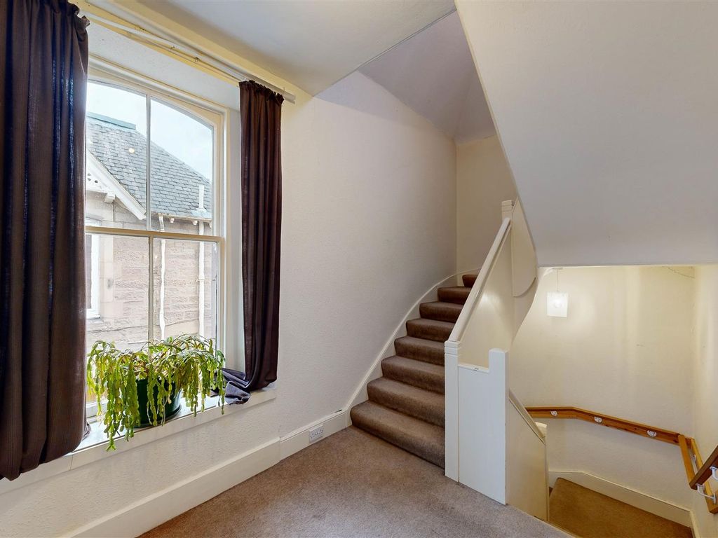 5 bed town house for sale in Balhousie Street, Perth PH1, £260,000