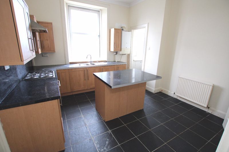 1 bed flat for sale in Glasgow Road, Dumbarton G82, £79,900