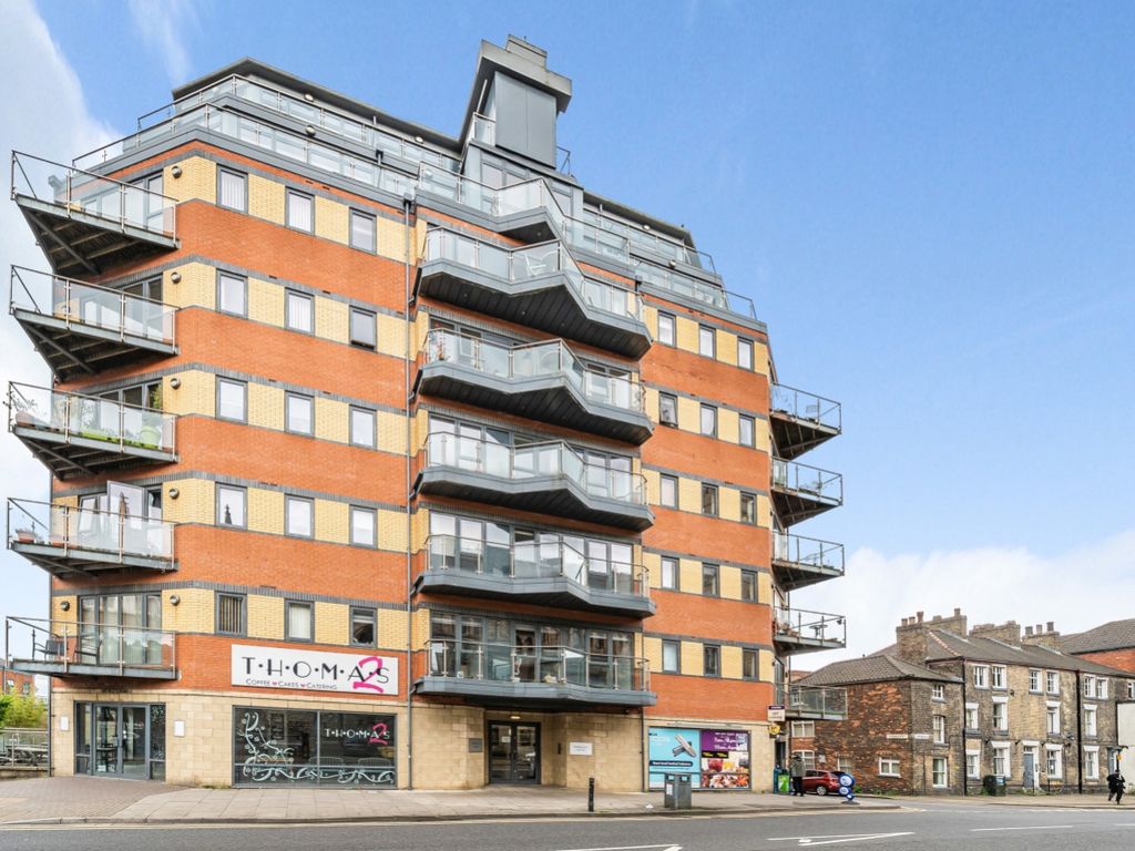 2 bed flat for sale in Thorngate House, St. Swithins Square, Lincoln, Lincolnshire LN2, £155,000