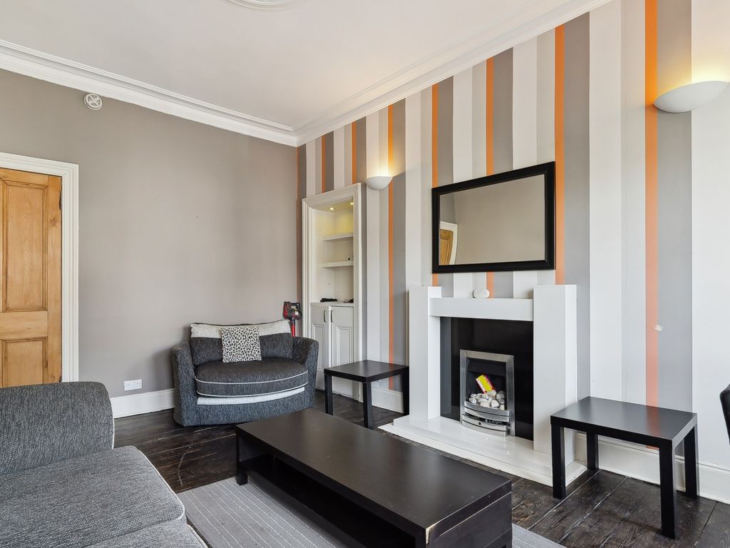 2 bed flat for sale in Tantallon Road, Shawlands, Glasgow G41, £169,000