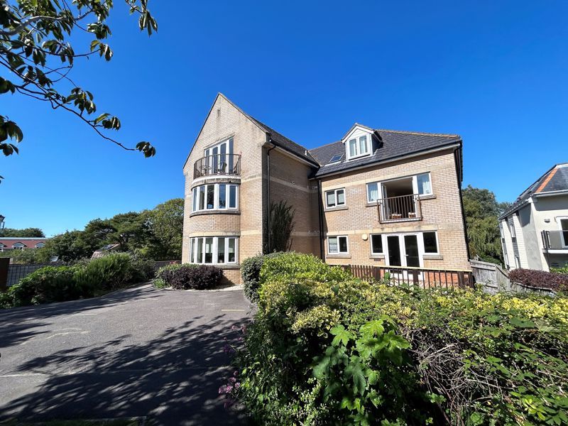 2 bed flat for sale in Melcombe Avenue, Greenhill, Weymouth DT4, £250,000