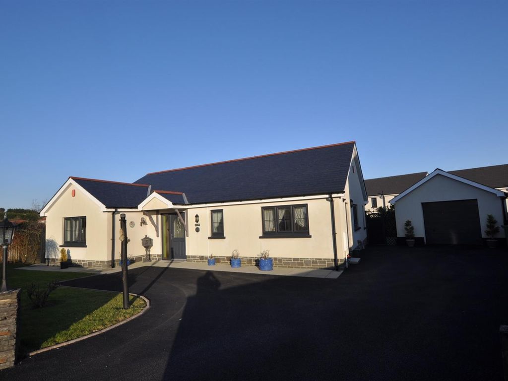2 bed detached bungalow for sale in Bancffosfelen, Llanelli SA15, £310,000