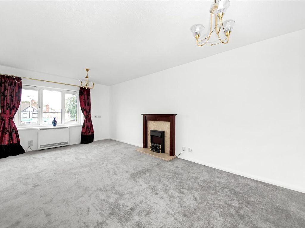 1 bed flat for sale in Croydon Road, Beckenham BR3, £115,000