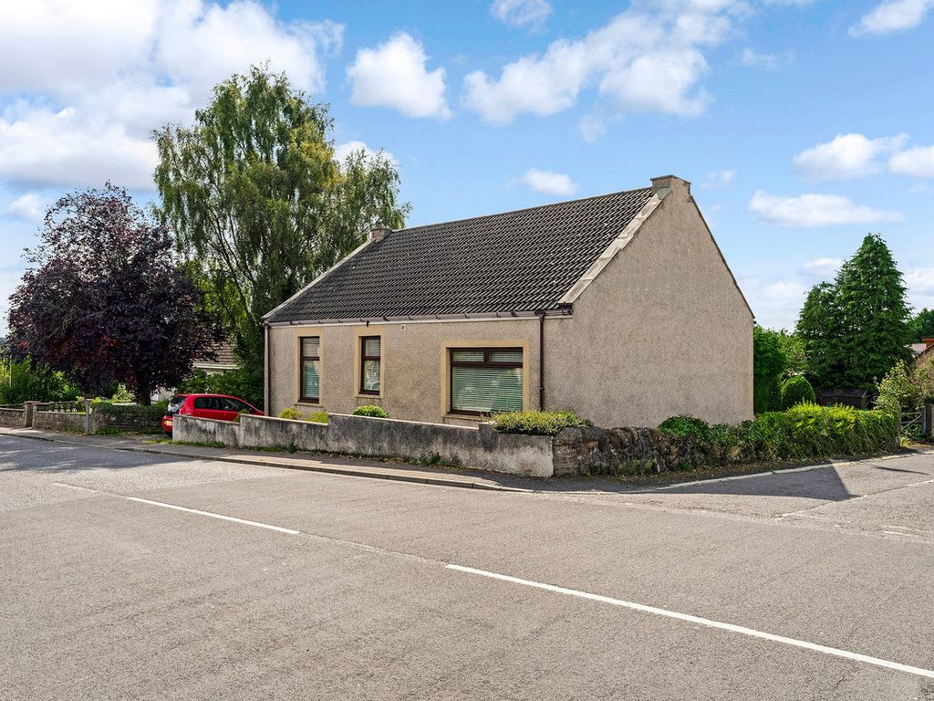 4 bed bungalow for sale in Woodend Road, Cardenden KY5, £264,000