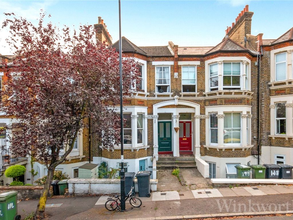 2 bed flat for sale in Drakefell Road, New Cross, London SE14, £325,000