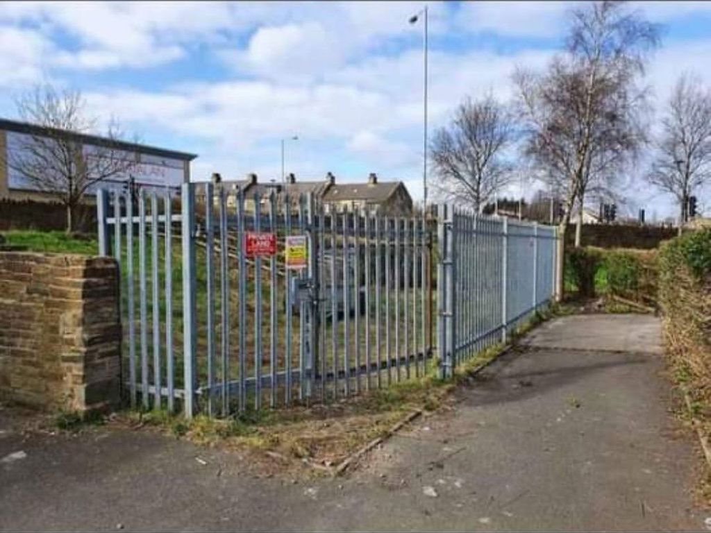 Land for sale in Mayo Avenue, Bradford BD5, £35,000