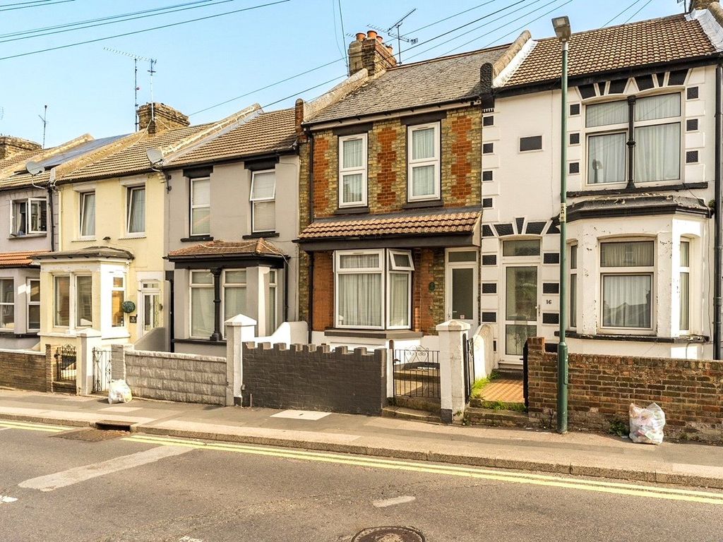 3 bed terraced house for sale in Barnsole Road, Gillingham, Kent ME7, £325,000
