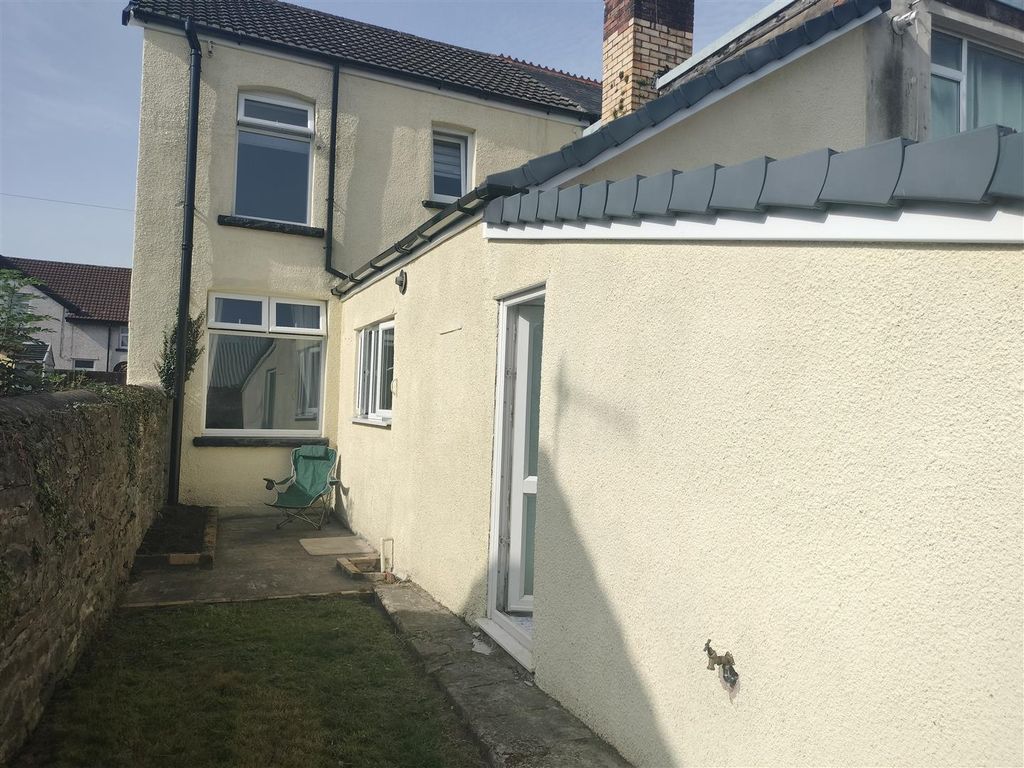 3 bed end terrace house for sale in Pontygwindy Road, Caerphilly CF83, £230,000