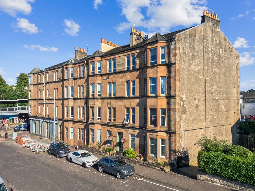 1 bed flat for sale in Mearns Road, Clarkston, East Renfrewshire G76, £140,000