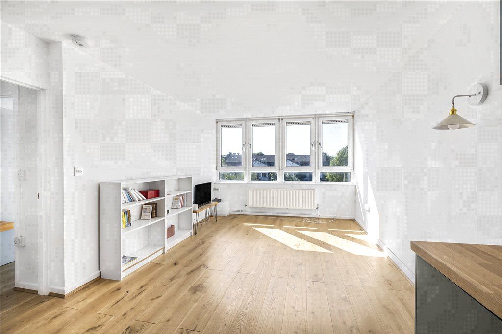 1 bed flat for sale in Pownall Road, London E8, £325,000