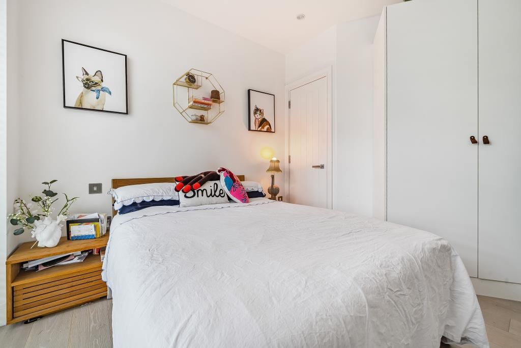 1 bed flat for sale in Wokingham, Berkshire RG40, £230,000