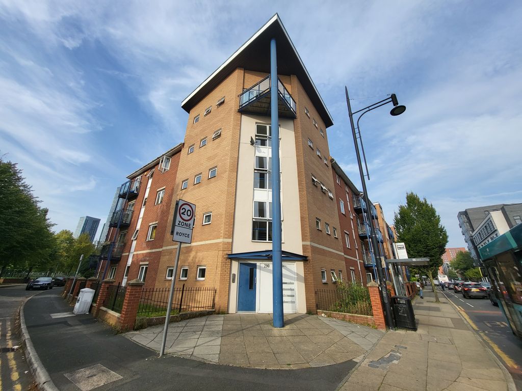 4 bed flat for sale in 290 Stretford Road, Hulme, Manchester. M15, £210,000