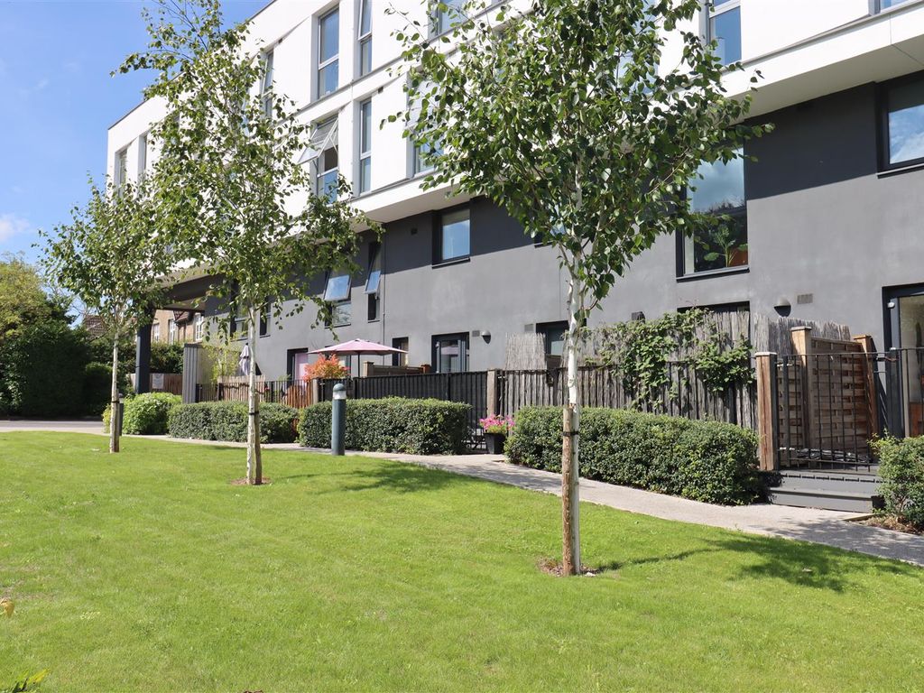 1 bed flat for sale in High Street, Nailsea, Bristol BS48, £184,950