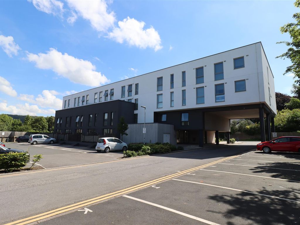 1 bed flat for sale in High Street, Nailsea, Bristol BS48, £184,950