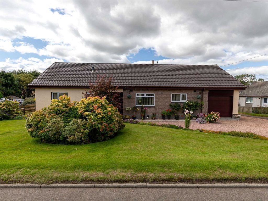 5 bed detached bungalow for sale in Redstones, Collace, Perth, Perth And Kinross PH2, £310,000