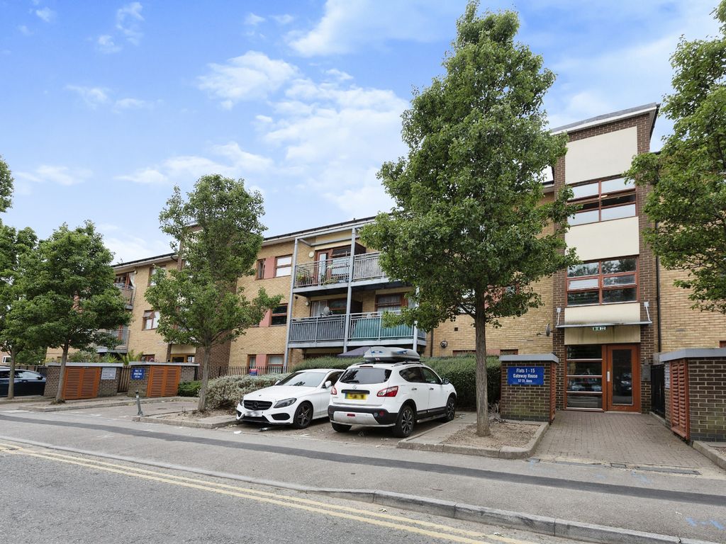 1 bed flat for sale in St. Anns, Barking IG11, £244,999