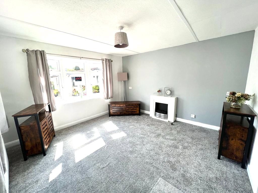 1 bed property for sale in Sunningdale Park, New Tupton, Chesterfield, Derbyshire S42, £90,000