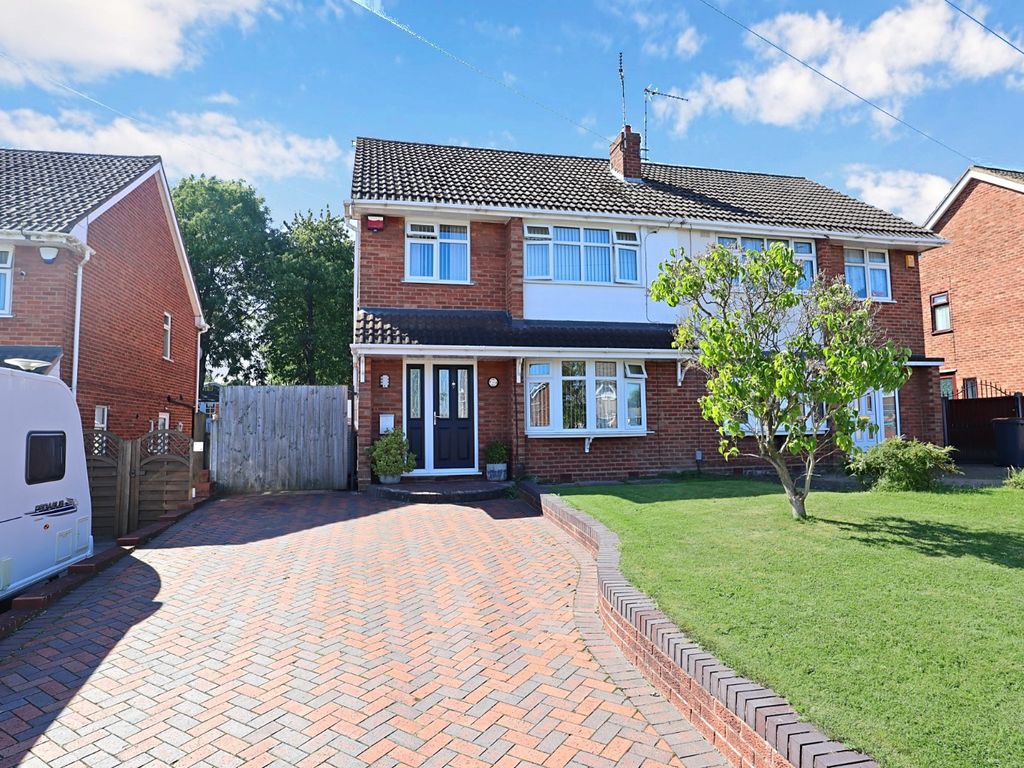 3 bed semi-detached house for sale in Northumberland Avenue, Nuneaton CV10, £235,000