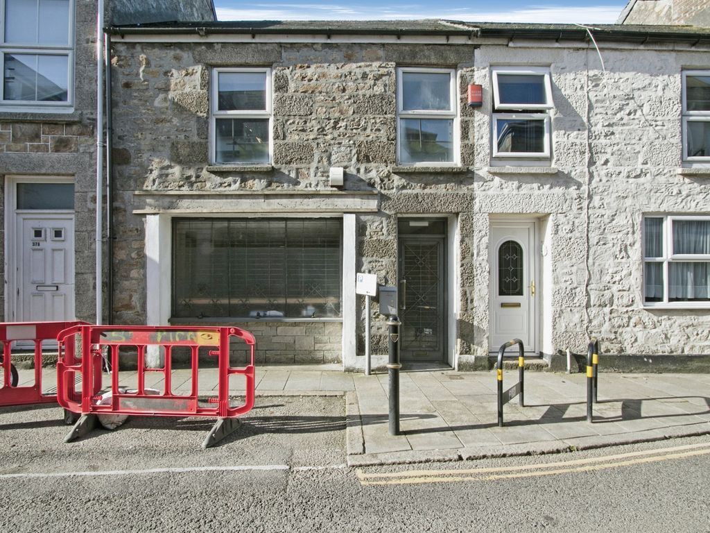 2 bed flat for sale in Cross Street, Camborne, Cornwall TR14, £135,000