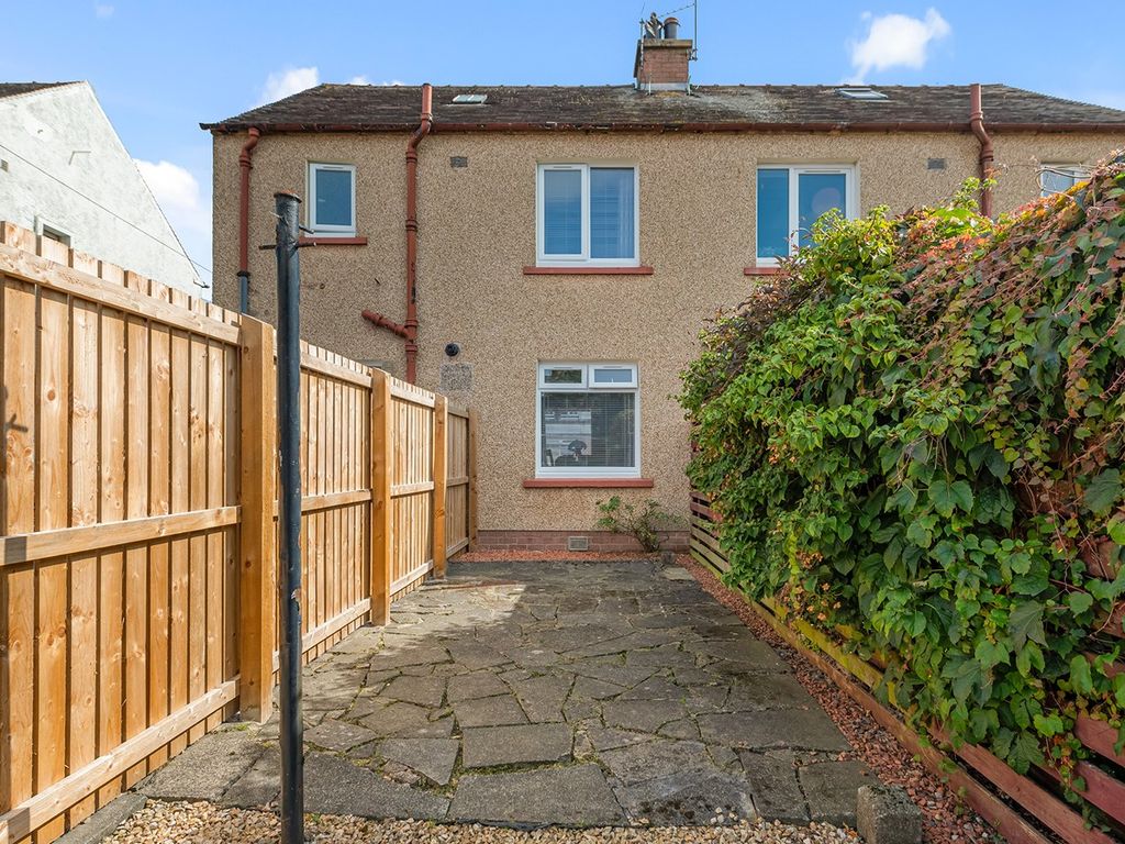 2 bed property for sale in Oldwalls Place, Grangemouth FK3, £137,000