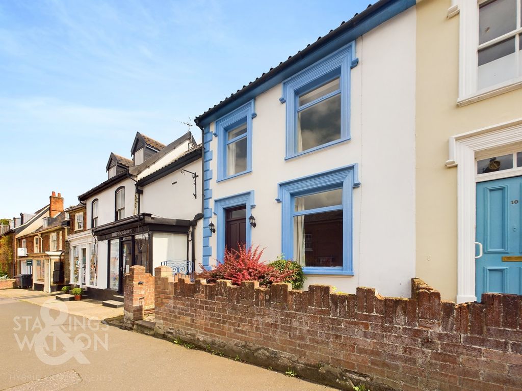 3 bed terraced house for sale in Old Market Place, Harleston IP20, £225,000