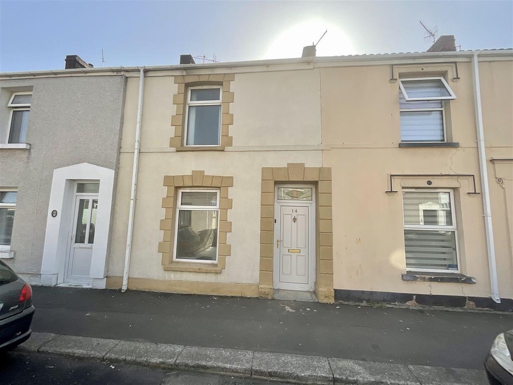 3 bed terraced house for sale in Dillwyn Street, Llanelli SA15, £126,500