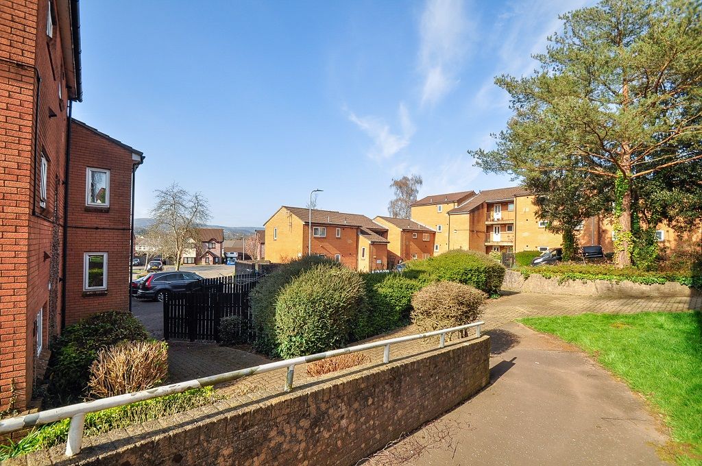 1 bed flat for sale in Clearwell Court, Bassaleg, Newport NP10, £100,000