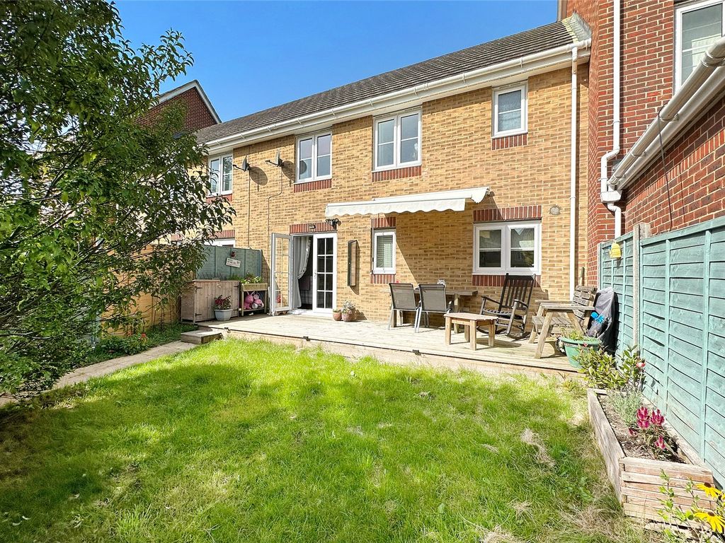 3 bed terraced house for sale in Hollist Chase, Littlehampton, West Sussex BN17, £300,000