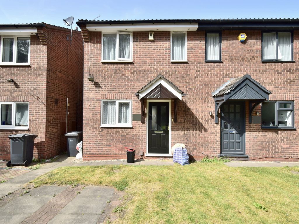 2 bed semi-detached house for sale in Martin Street, Leicester LE4, £200,000
