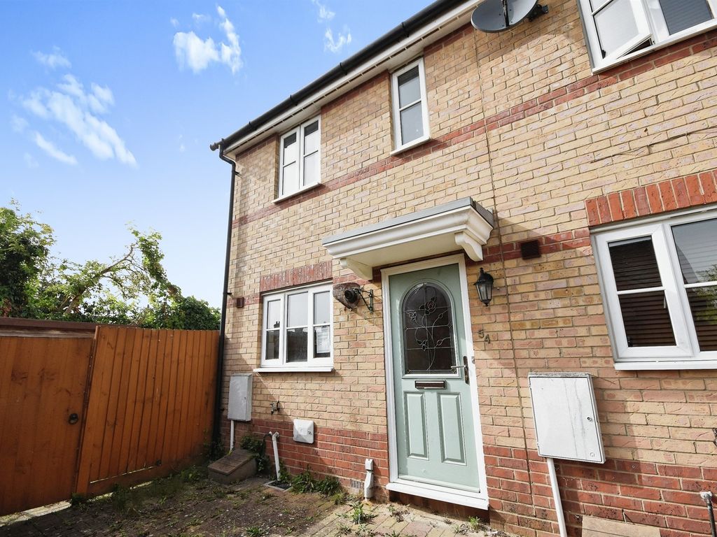 2 bed end terrace house for sale in Nichols Grove, Braintree CM7, £200,000