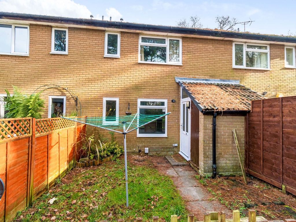 1 bed maisonette for sale in Kennet Close, West End, Southampton SO18, £130,000