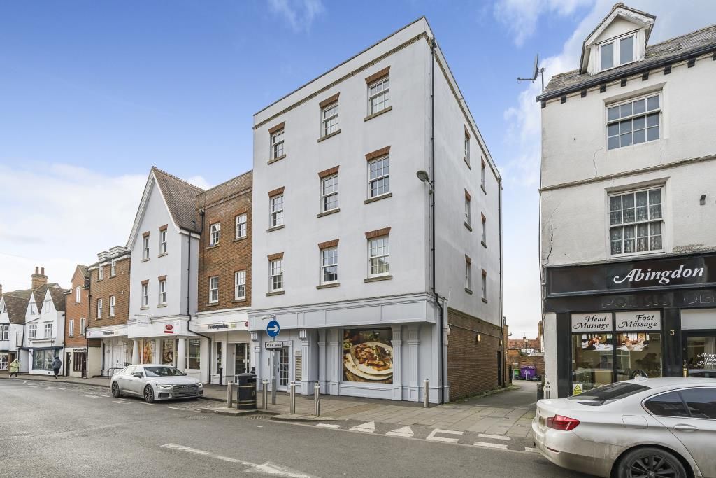 2 bed flat for sale in West St. Helen Street, Abingdon OX14, £250,000