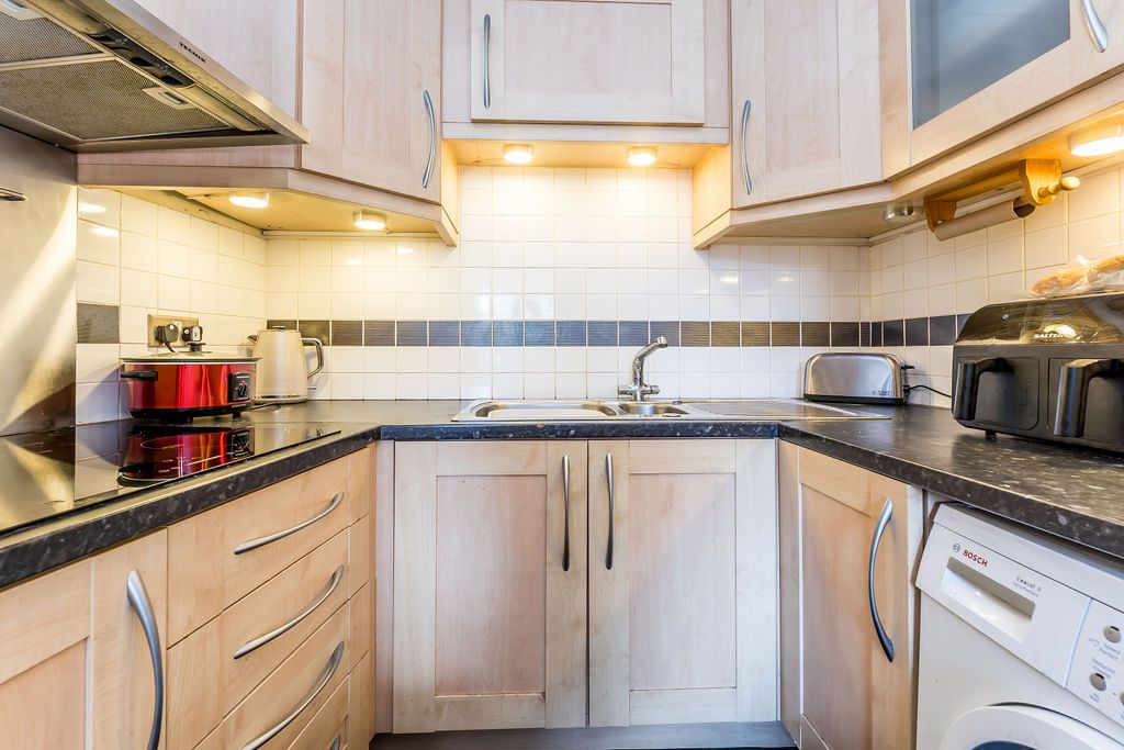 1 bed flat for sale in Leith Street, Edinburgh EH1, £180,000