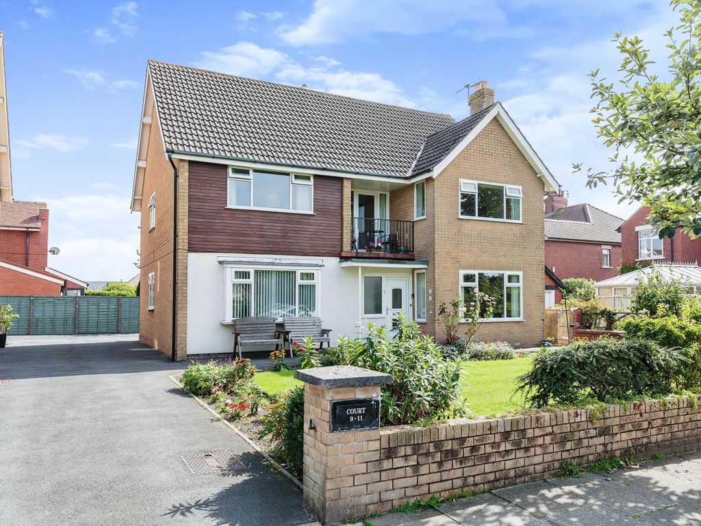 2 bed flat for sale in Denford Avenue, Lytham St. Annes, Lancashire FY8, £200,000