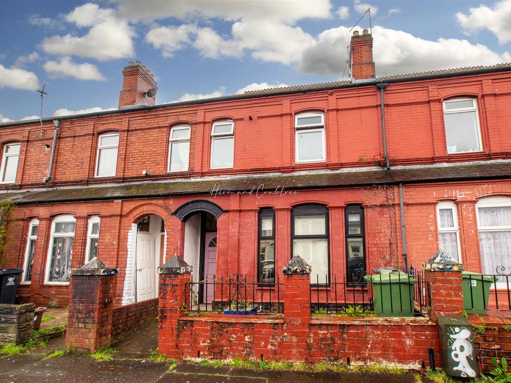 2 bed flat for sale in Penarth Road, Cardiff CF11, £149,950