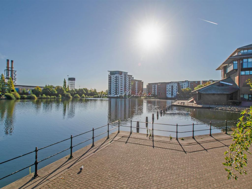 1 bed flat for sale in Schooner Drive, Cardiff CF10, £165,000