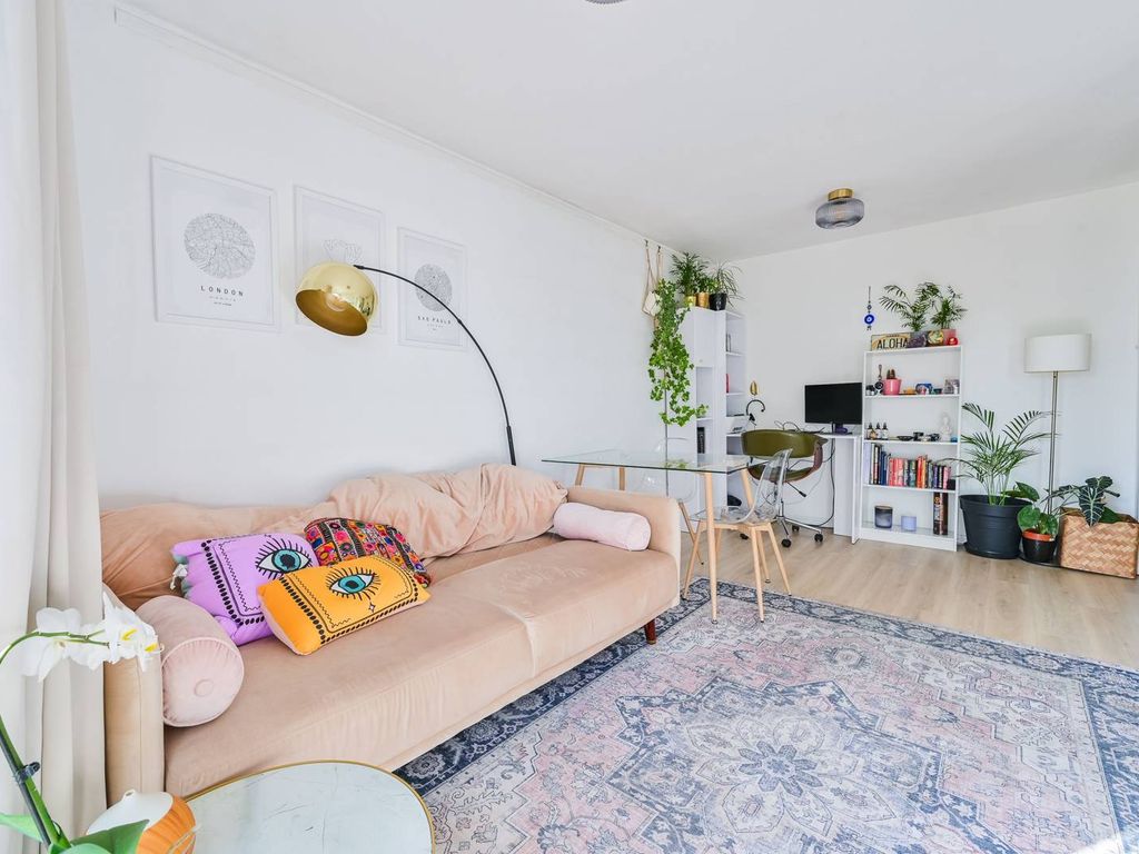 1 bed flat for sale in De Beauvoir Estate, Islington, London N1, £300,000