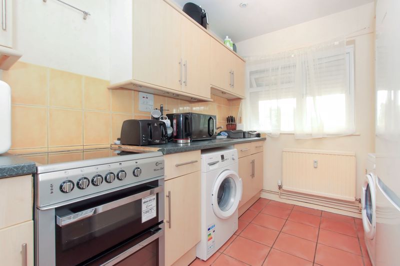 1 bed flat for sale in Rosebery Way, Tring HP23, £180,000