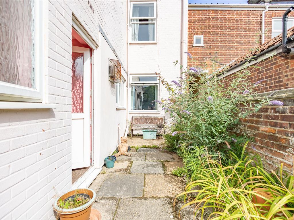 3 bed property for sale in Essex Street, Norwich NR2, £300,000