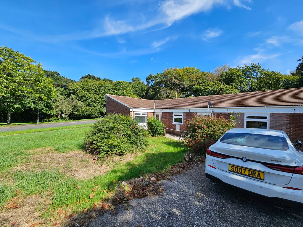 4 bed link-detached house for sale in Clas-Y-Deri, Swansea SA5, £150,000