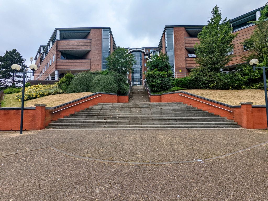 1 bed flat for sale in Waterfront West, Brierley Hill DY5, £70,000
