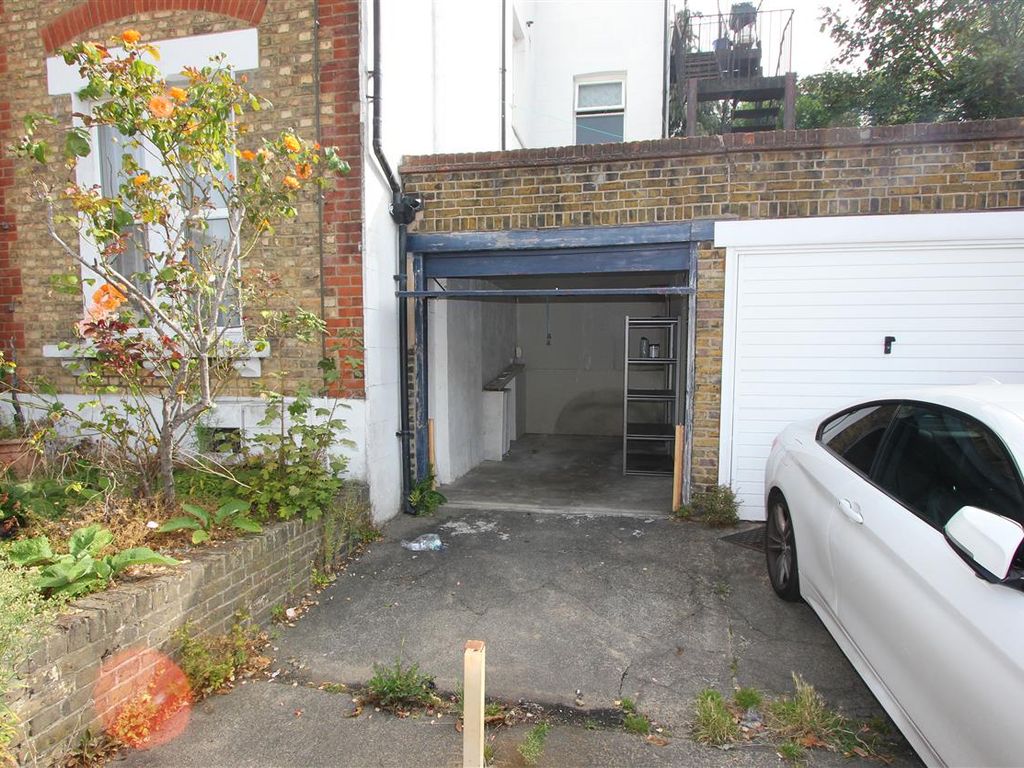 Parking/garage for sale in Aberdeen Road, Croydon CR0, £25,000