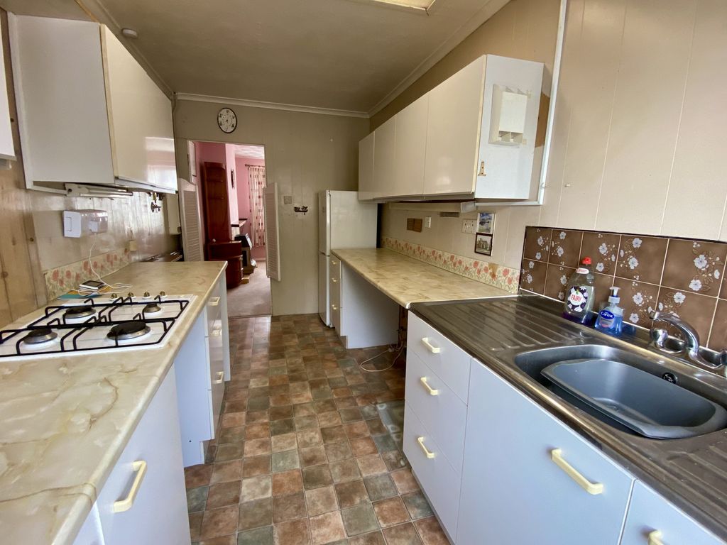 3 bed terraced house for sale in The Mount, Hailsham, East Sussex BN27, £250,000