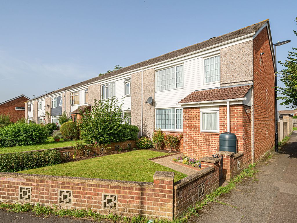 3 bed end terrace house for sale in Canterbury Avenue, Southampton SO19, £240,000