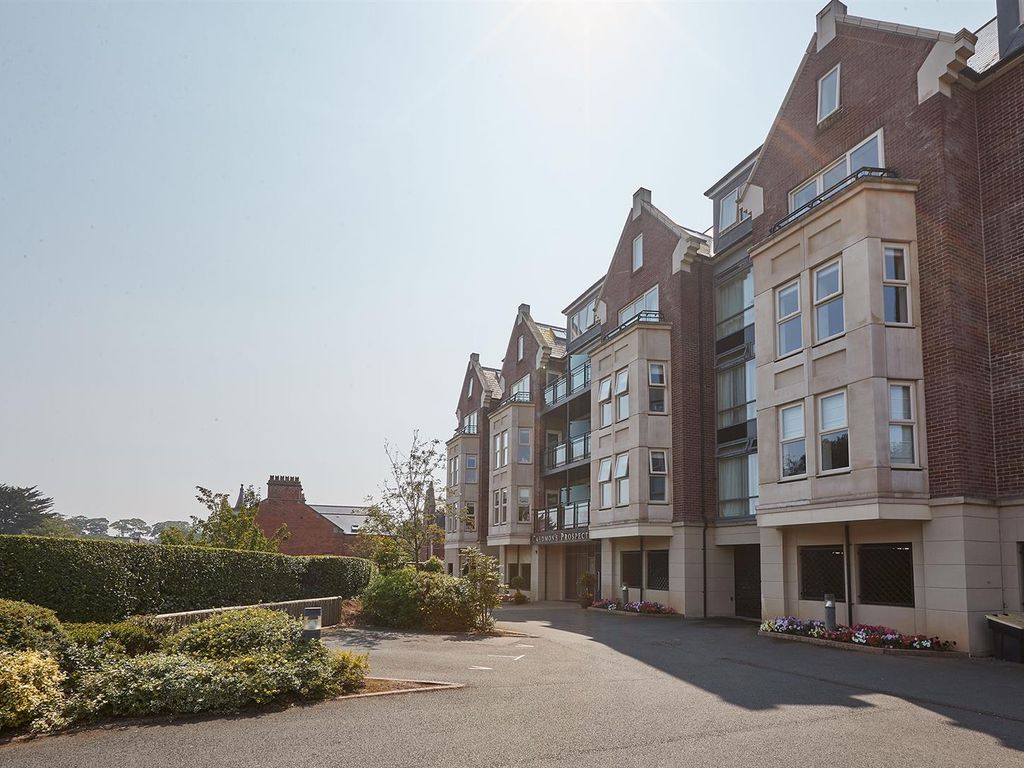 2 bed flat for sale in Chubb Hill Road, Whitby YO21, £325,000