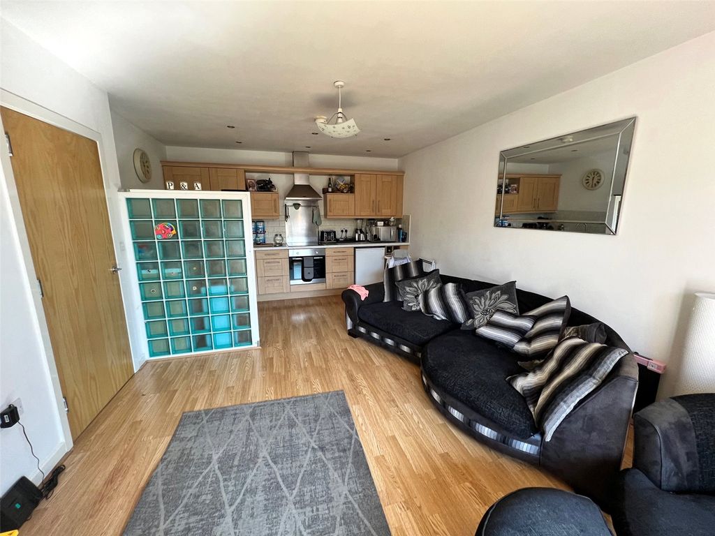 1 bed flat for sale in Times Square Avenue, Brierley Hill, West Midlands DY5, £105,000